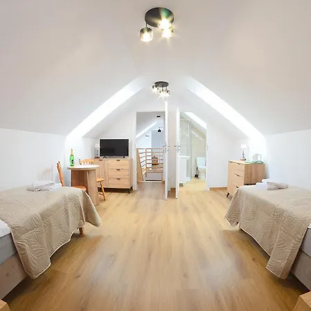 Przystan Admiralska 11 3*