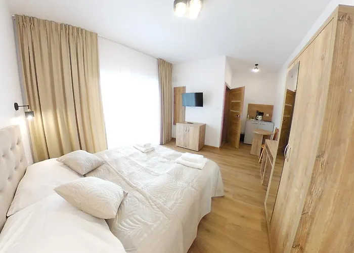 Przystan Admiralska 11 3*